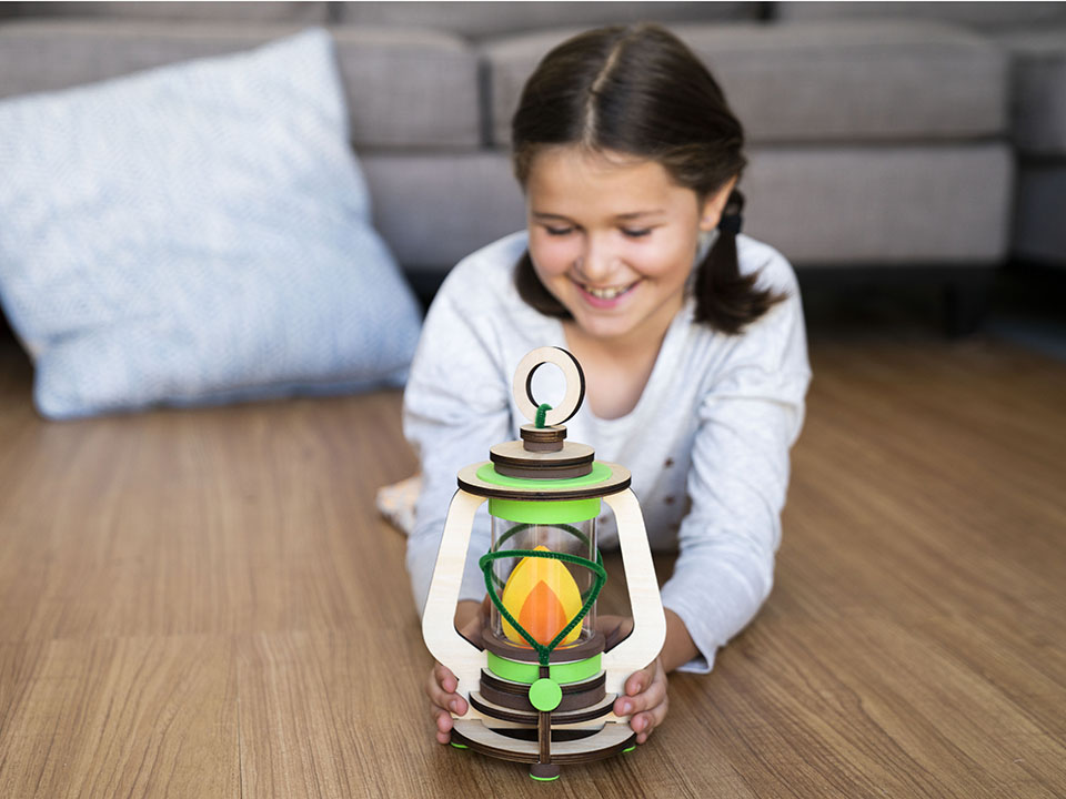 Light-Up Lantern | KiwiCo