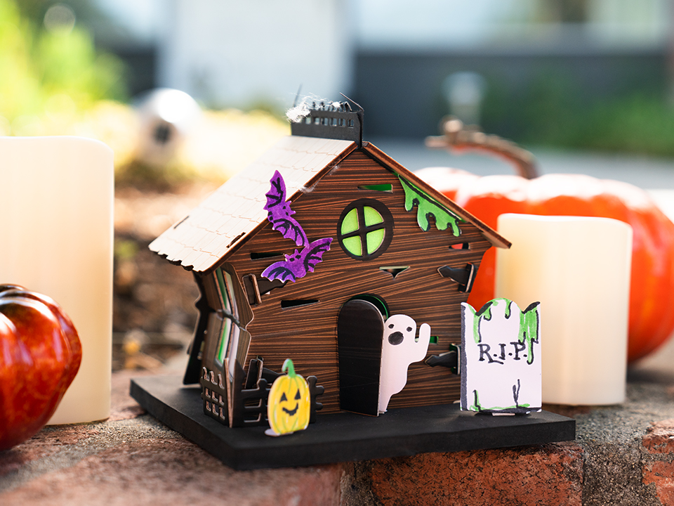 Light-Up Haunted House | KiwiCo